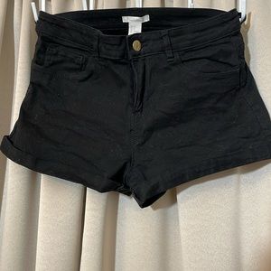 H&M cotton/elastin shorts size 6
